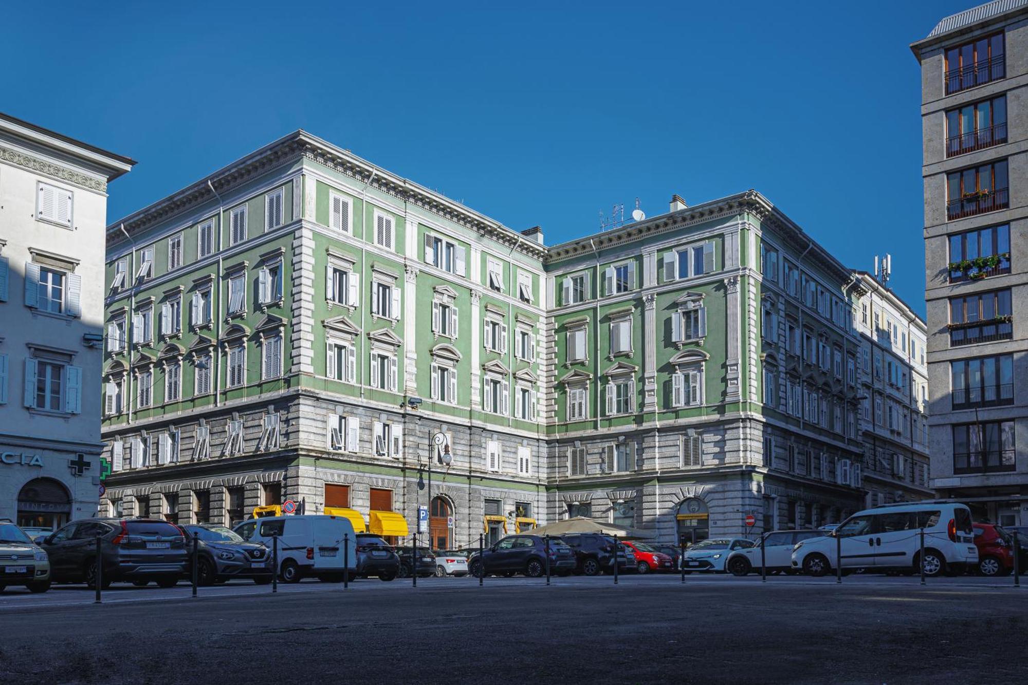 Residence Piazza Giotti 8 Triëst Buitenkant foto